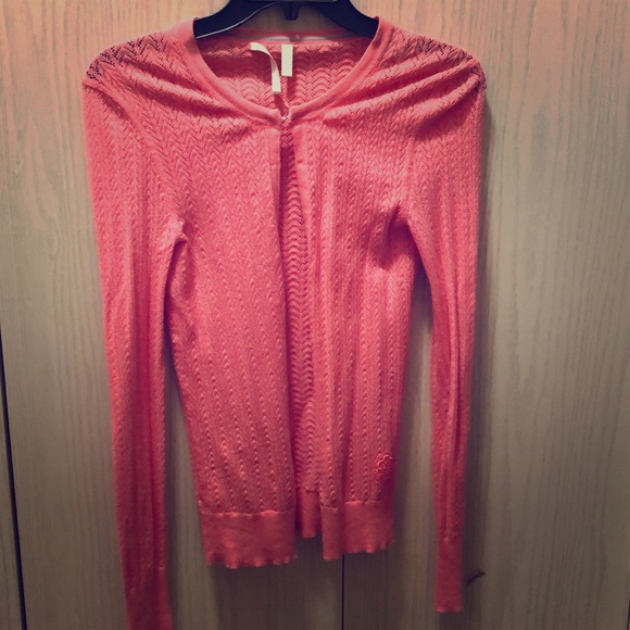 Victoria’s Secret lightweight sweater - Picture 1 of 8